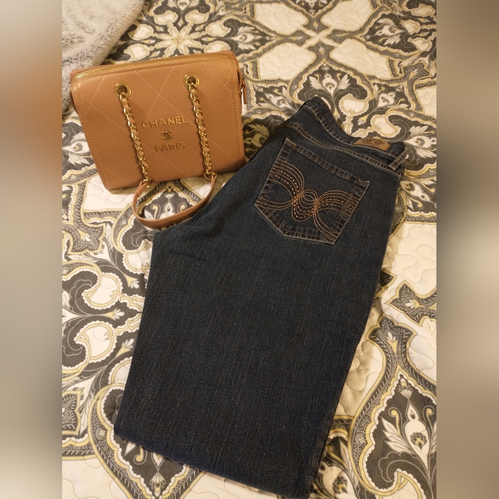 Signature by Levi Strauss Curvy Bootcut Jeans
